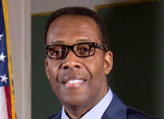 Millonaria contribución para el Distrito Escolar