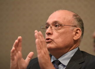 El ‘voto latino’ confundió a ambos partidos este año