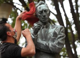 Cincuenta años sin Agustín Lara: compositor, amante, padre y mito