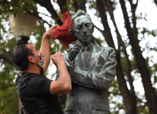 Cincuenta años sin Agustín Lara: compositor, amante, padre y mito Agustín Lara