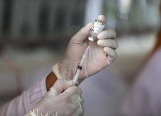 Cinco preguntas críticas sobre la vacuna contra COVID-19 de Pfizer