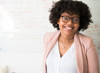 ¿Por qué renuncian masivamente los maestros?