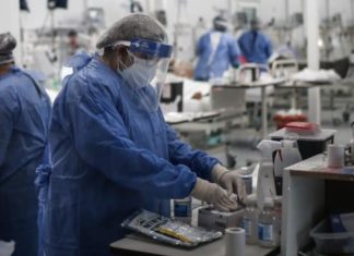 Argentina suma 9.043 casos y 229 muertes por covid en un día de velatorio masivo