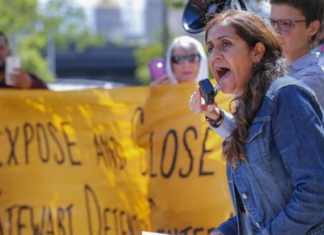 Mujeres indocumentadas entablan demanda por abuso médico en centro detención