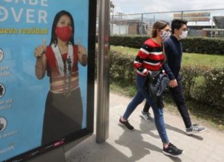 Las mascarillas no evitan la propagación de la covid-19 sin distancia social