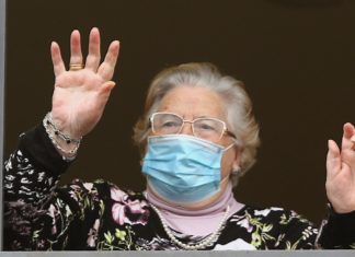 Tratamiento reduce en un 80% el riesgo de covid en residencias de ancianos