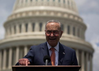 Líder demócrata: Juicio político a Trump será enviado al Senado el lunes