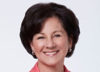 LATINA EN LA JUNTA DIRECTIVA DE APPLE