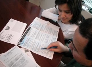 Piden dimita el director del Censo por presiones en conteo de indocumentados