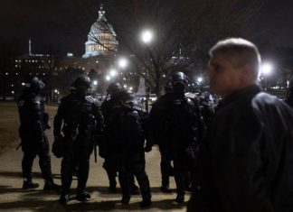 Llueven las críticas a la actuación policial en el asalto al Congreso