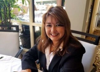 Piden la renuncia de concejal latina que fue a mitin pro-Trump en Washington