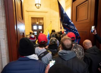 Caos en Washington tras asalto al Capitolio de miles de seguidores de Trump