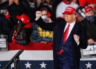 Trump celebra su absolución y avisa de que su movimiento «acaba de empezar»