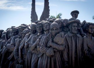 Escultura itinerante sobre migración evoca el valor de la hospitalidad