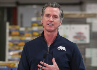 California aprueba un estímulo que incluye a indocumentados