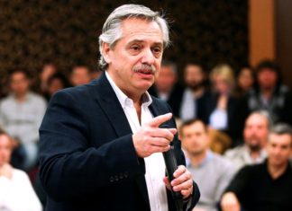 La política no sabe de feriados XL