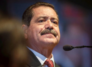 Veteranos deportados reclaman inclusión en planes migratorios de Biden