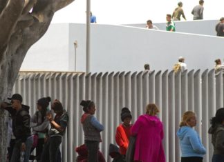 Localizan a más de un centenar de padres separados de hijos en frontera