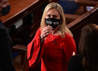 QAnon crea una crisis de identidad dentro del Partido Republicano