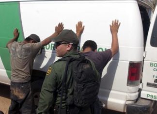 Agentes fronterizos pueden registrar equipos electrónicos sin orden judicial