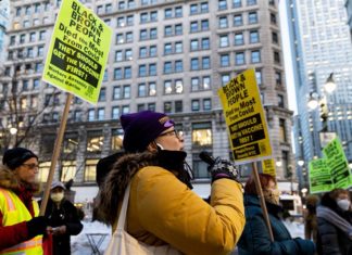 Piden a 29 estados de EE.UU. transparencia en la vacunación de minorías