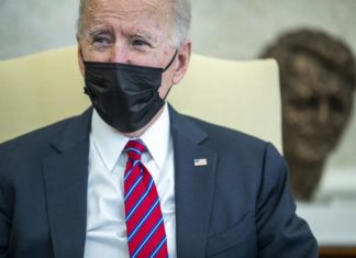 Biden formará un grupo para reunificar menores separados de padres por Trump