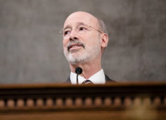 Wolf apuesta por aumentar presupuesto de escuelas