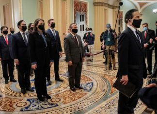 ¿Qué posibilidades existen de que sea invocada la 14ª Enmienda para inhabilitar a Trump?