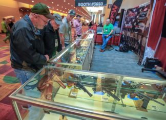 El 18 % de los jóvenes latinos ve «fácil» conseguir un arma de fuego