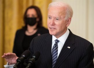 Biden pide prohibir las armas de asalto en EE.UU. tras el tiroteo de Colorado