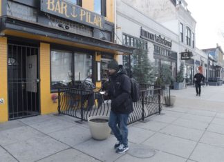 Comerciantes mexicanos en Filadelfia se unen para afrontar juntos problemas