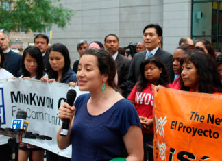 Mujeres inmigrantes de Nueva York exigen seguro médico