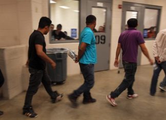 Inmigrantes detenidos en Maine se disparó durante la pandemia