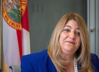 Hija de cubanos, la primera mujer que rige la universidad más grande de EEUU