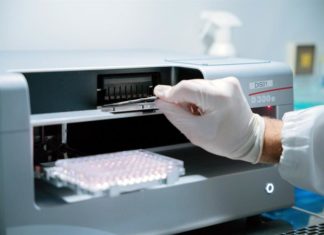 Italia producirá 10 millones de dosis mensuales de Sputnik V, según Rusia