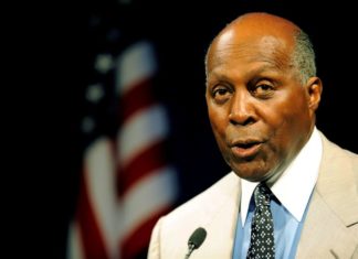 Fallece a los 85 años Vernon Jordan, activista y asesor de Bill Clinton