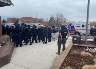 Al menos diez personas, incluido un policía, murieron este lunes en el tiroteo ocurrido en un supermercado de Boulder,Colorado