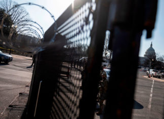 Policía del Capitolio pide extender el despliegue de la Guardia Nacional en el Congreso