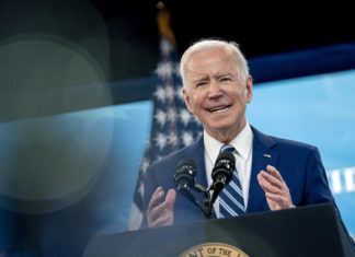 Biden elige a jefe policial y a activista para dirigir agencias migratorias