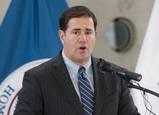 Gobernador de Arizona declara emergencia y envía Guardia Nacional a frontera