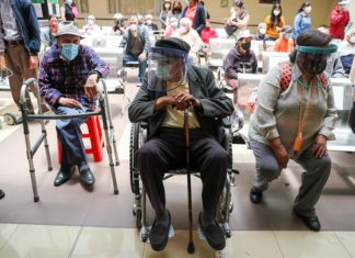 Uno de cada cinco hispanos mayores carece de seguro médico