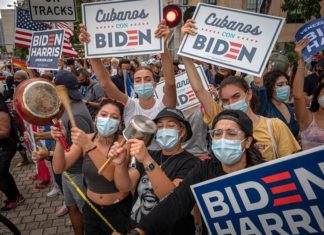 Los latinos participaron en cifras récord en las elecciones de 2020