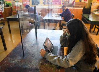 Pandemia agrava desigualdades educativas de niños estadounidenses de padres migrantes