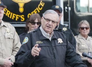 Presentan libro sobre lucha de inmigrantes contra el “temido” alguacil Arpaio