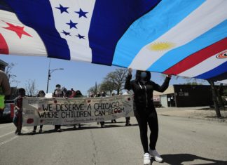 Inmigrantes se apropian del Primero de Mayo para pedir la ciudadanía