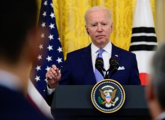 Biden cree que EEUU puede producir 1.000 millones de dosis más para compartir