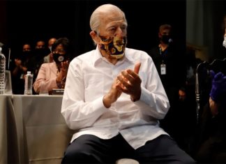 Decretan 30 días de duelo por muerte de exgobernador de Puerto Rico Carlos Romero