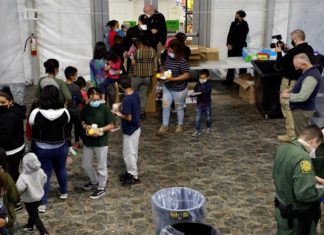 Gobierno presume de un «progreso tremendo» en la custodia de niños migrantes