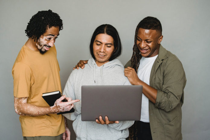 Aunque-esten-calificados-estan-desventajados