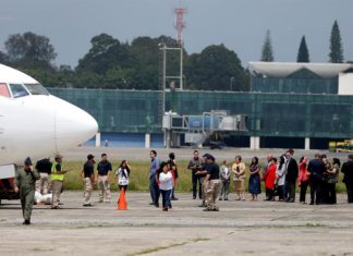 Corte Suprema: los deportados que regresan ilegalmente deben quedar detenidos